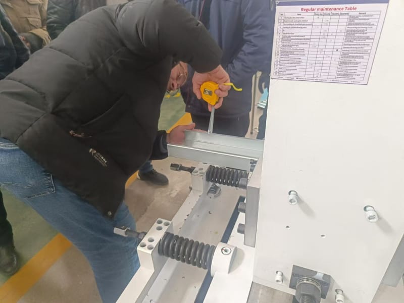 出口沙特地区的型钢机设备，4118云顶集团冷弯工程师展实力以专业攻克小边与腰高难题